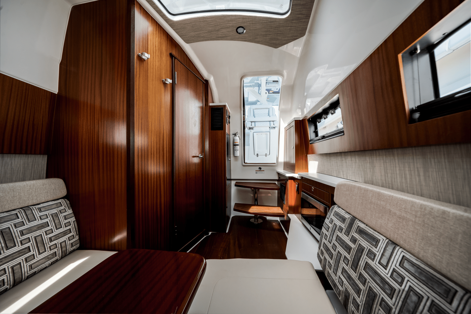 2024 Pursuit 428 SPORT CONSOLE Image Thumbnail #25