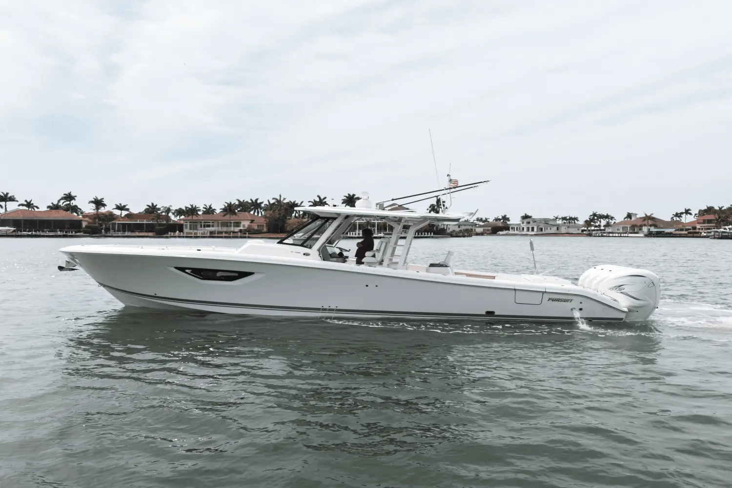 2024 Pursuit 428 SPORT CONSOLE Image Thumbnail #2