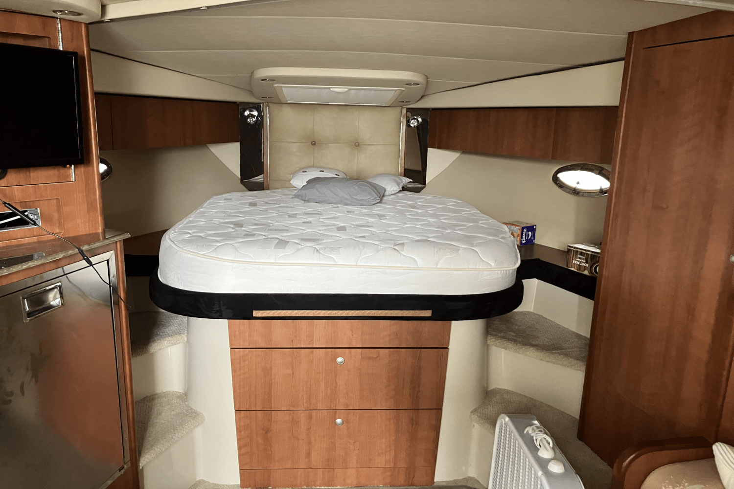2008 Cruisers Yachts 360 EXPRESS Image Thumbnail #17