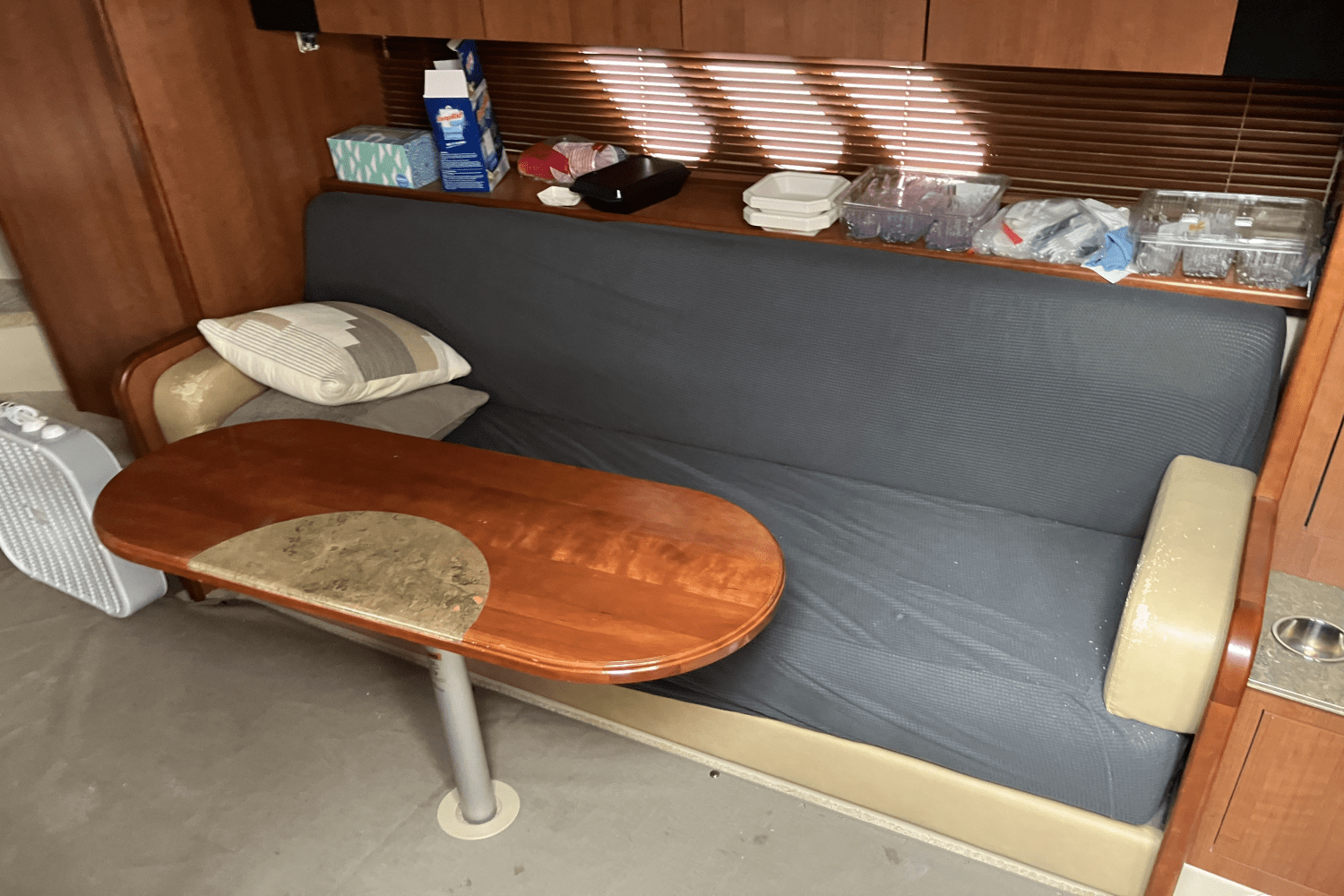 2008 Cruisers Yachts 360 EXPRESS Image Thumbnail #18