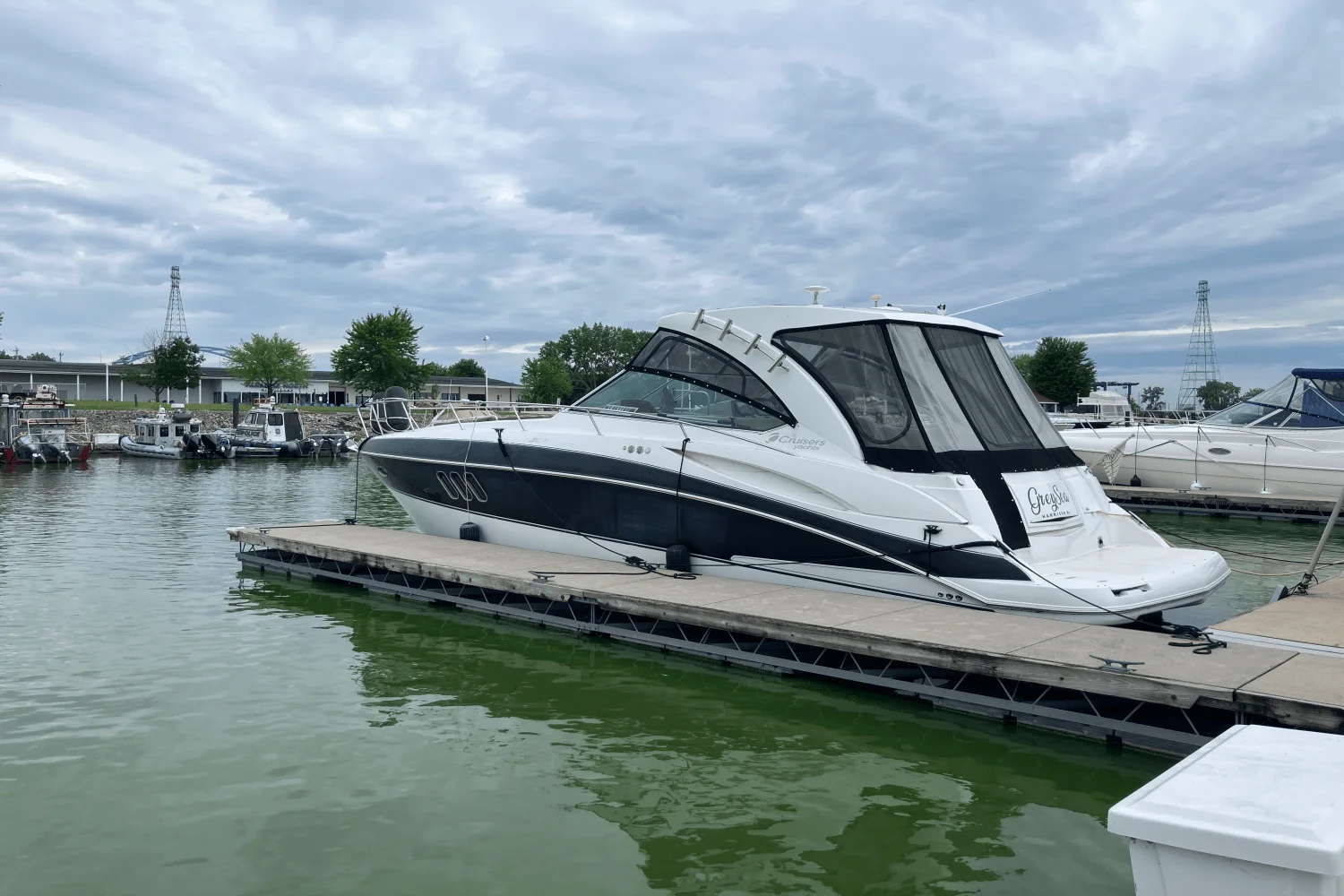 2008 Cruisers Yachts 360 EXPRESS Image Thumbnail #3