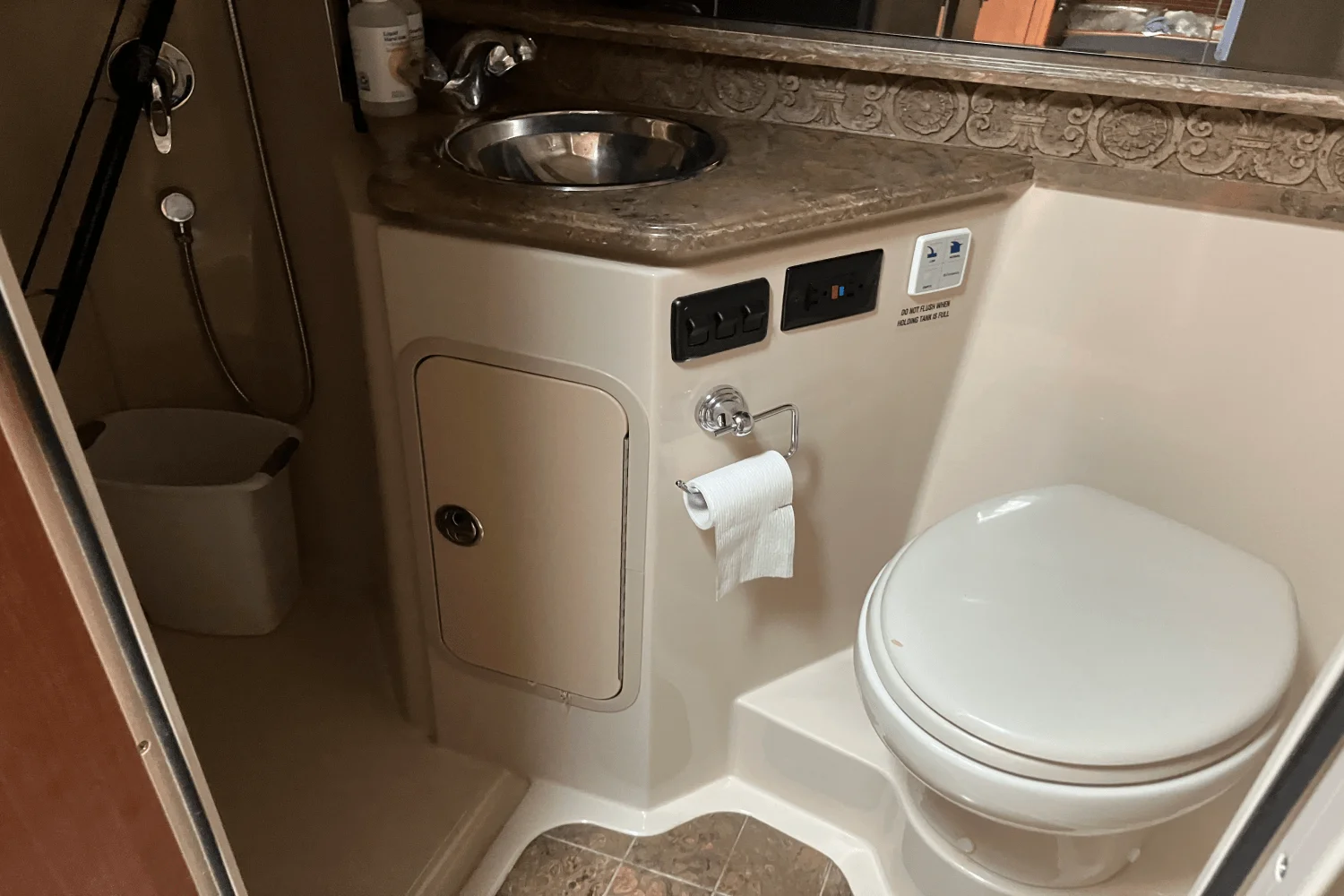 2008 Cruisers Yachts 360 EXPRESS Image Thumbnail #23