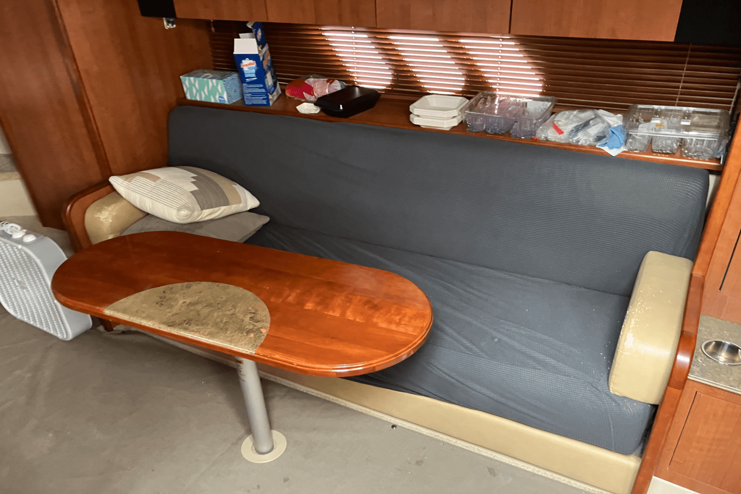 2008 Cruisers Yachts 360 EXPRESS Image Thumbnail #18