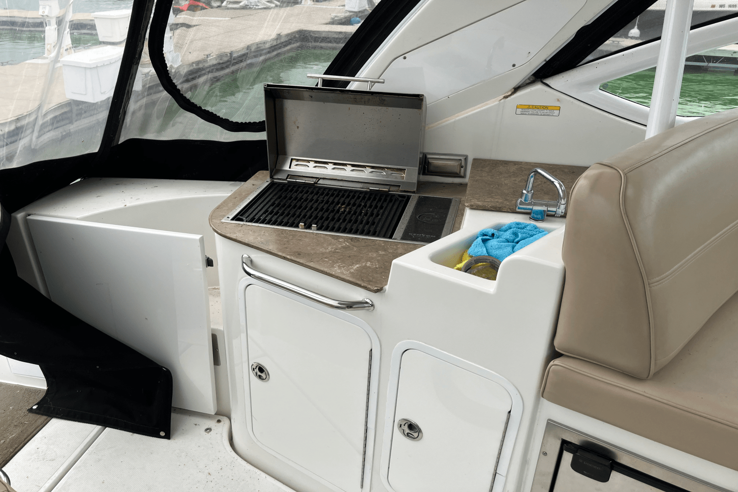 2008 Cruisers Yachts 360 EXPRESS Image Thumbnail #10