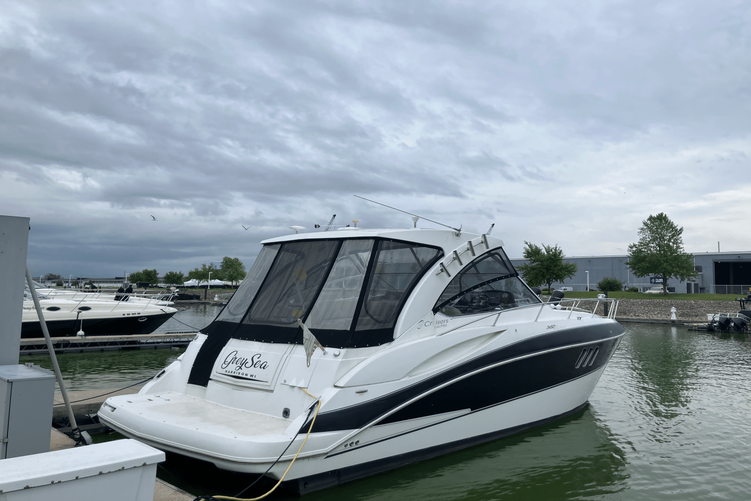 2008 Cruisers Yachts 360 EXPRESS Image Thumbnail #5