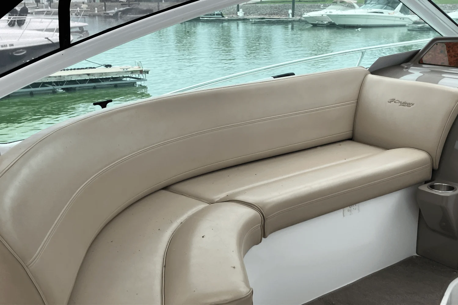 2008 Cruisers Yachts 360 EXPRESS Image Thumbnail #7