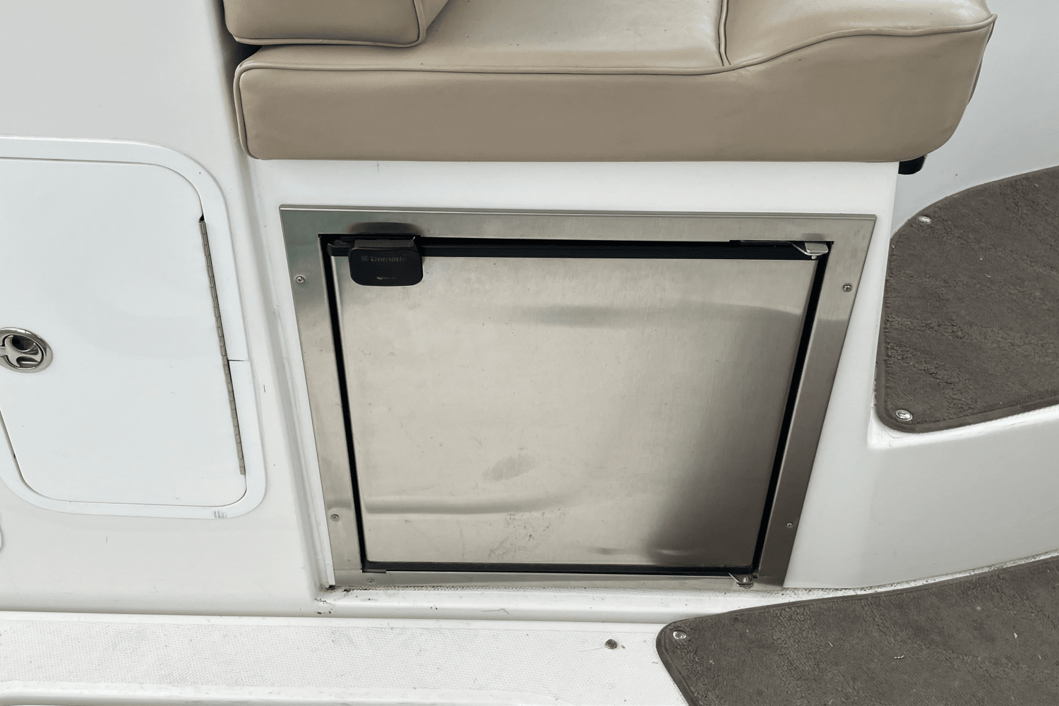 2008 Cruisers Yachts 360 EXPRESS Image Thumbnail #9