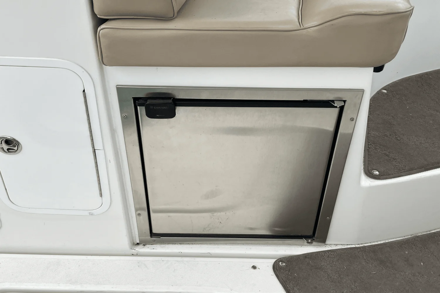 2008 Cruisers Yachts 360 EXPRESS Image Thumbnail #9