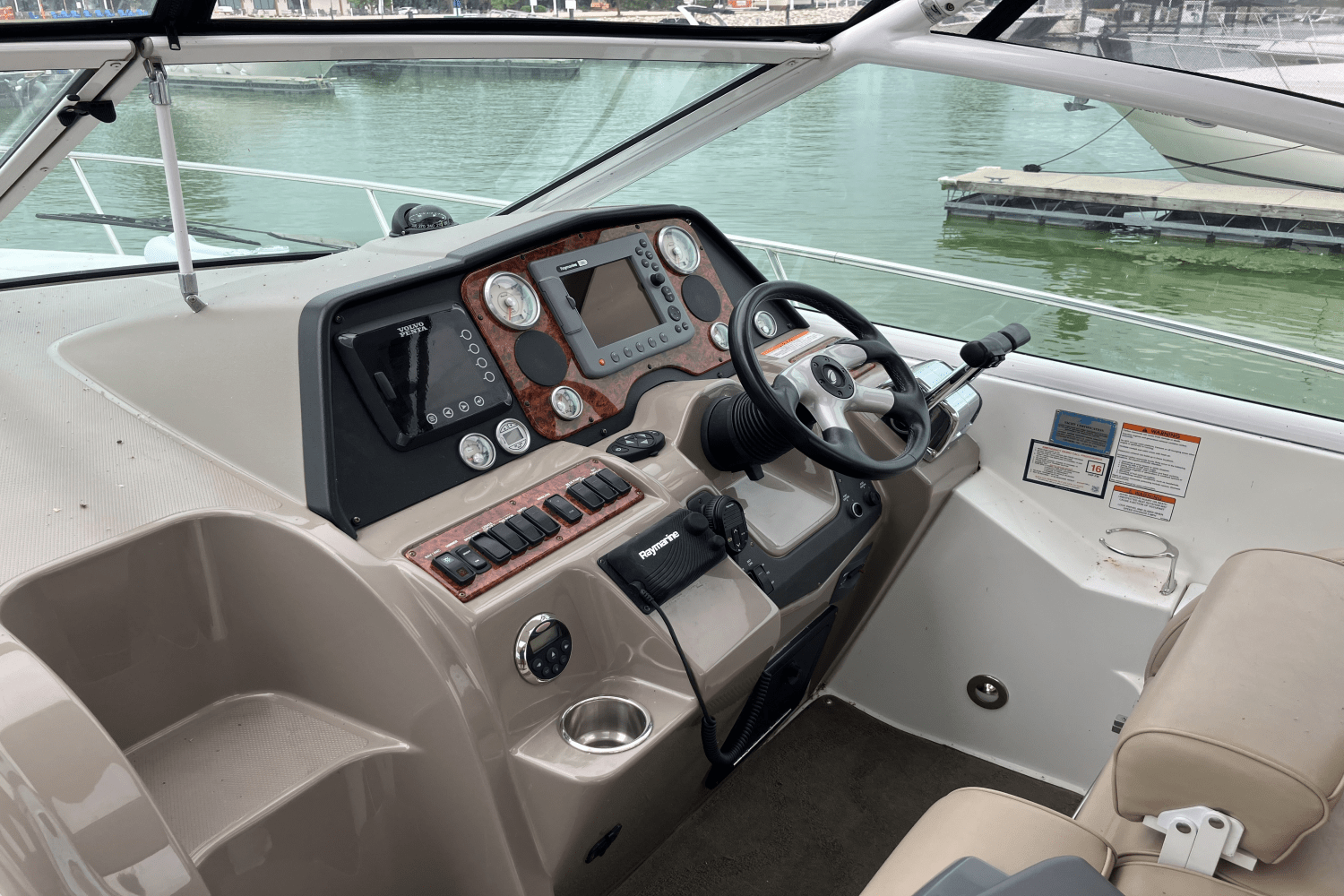 2008 Cruisers Yachts 360 EXPRESS Image Thumbnail #14