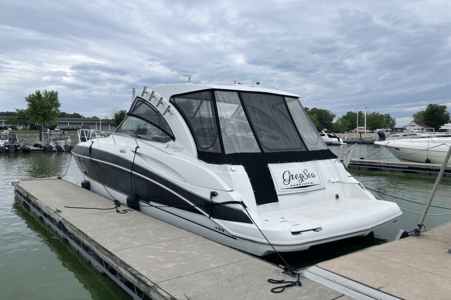 2008 Cruisers Yachts 360 EXPRESS Image Thumbnail #4