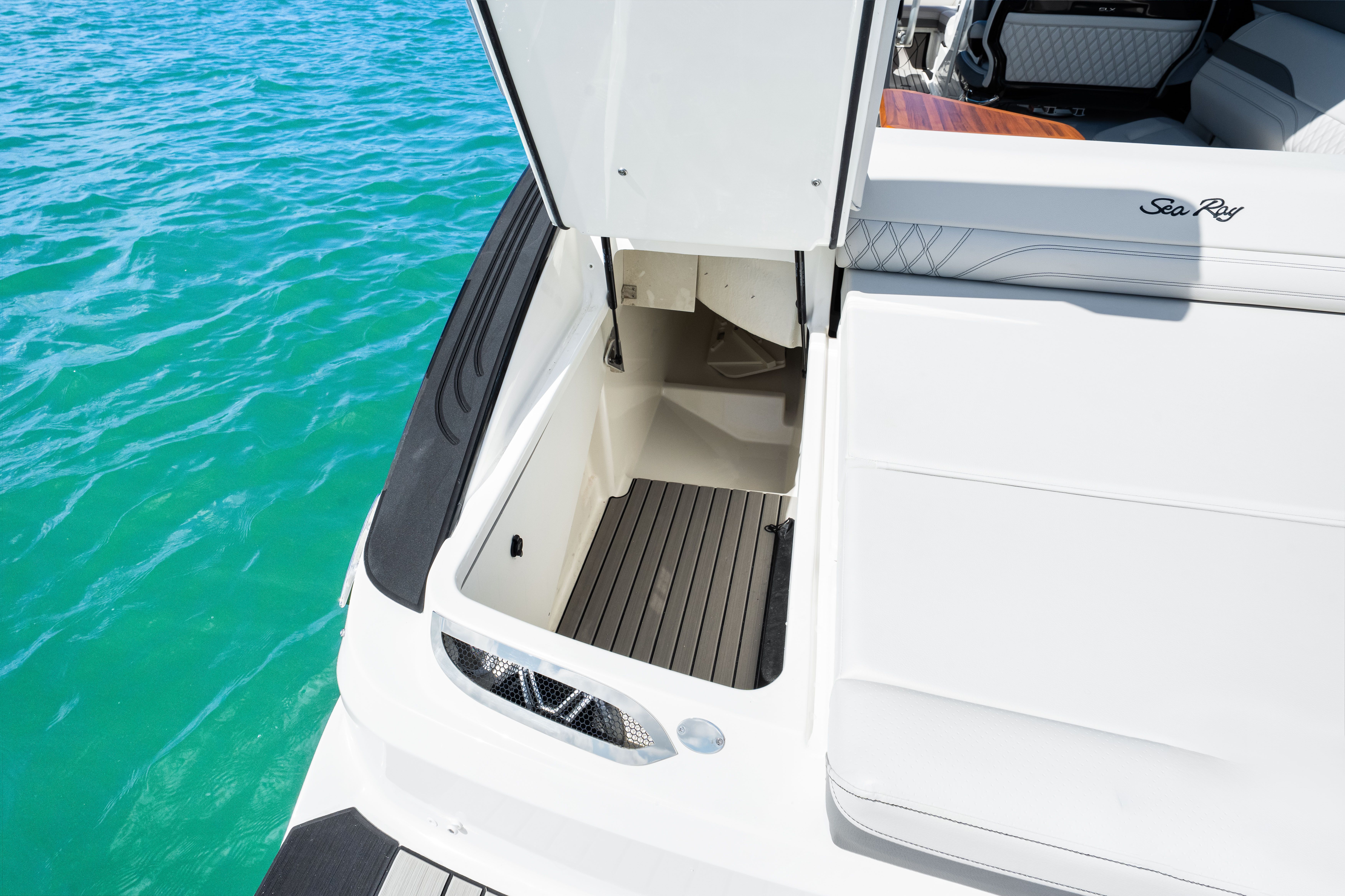 2026 Sea Ray SLX 280 Outboard Image Thumbnail #21