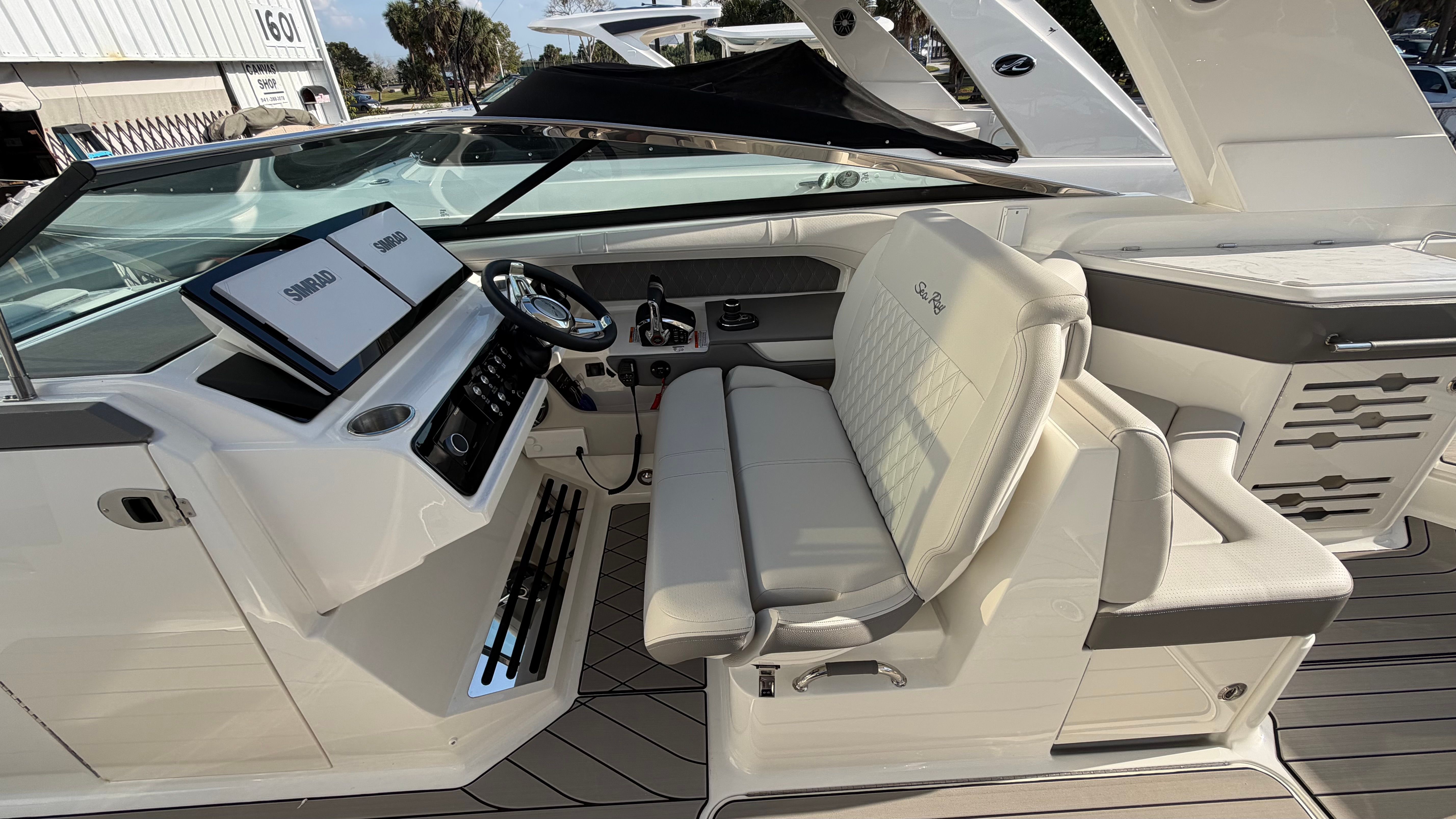 2026 Sea Ray SLX 310 Outboard Image Thumbnail #13