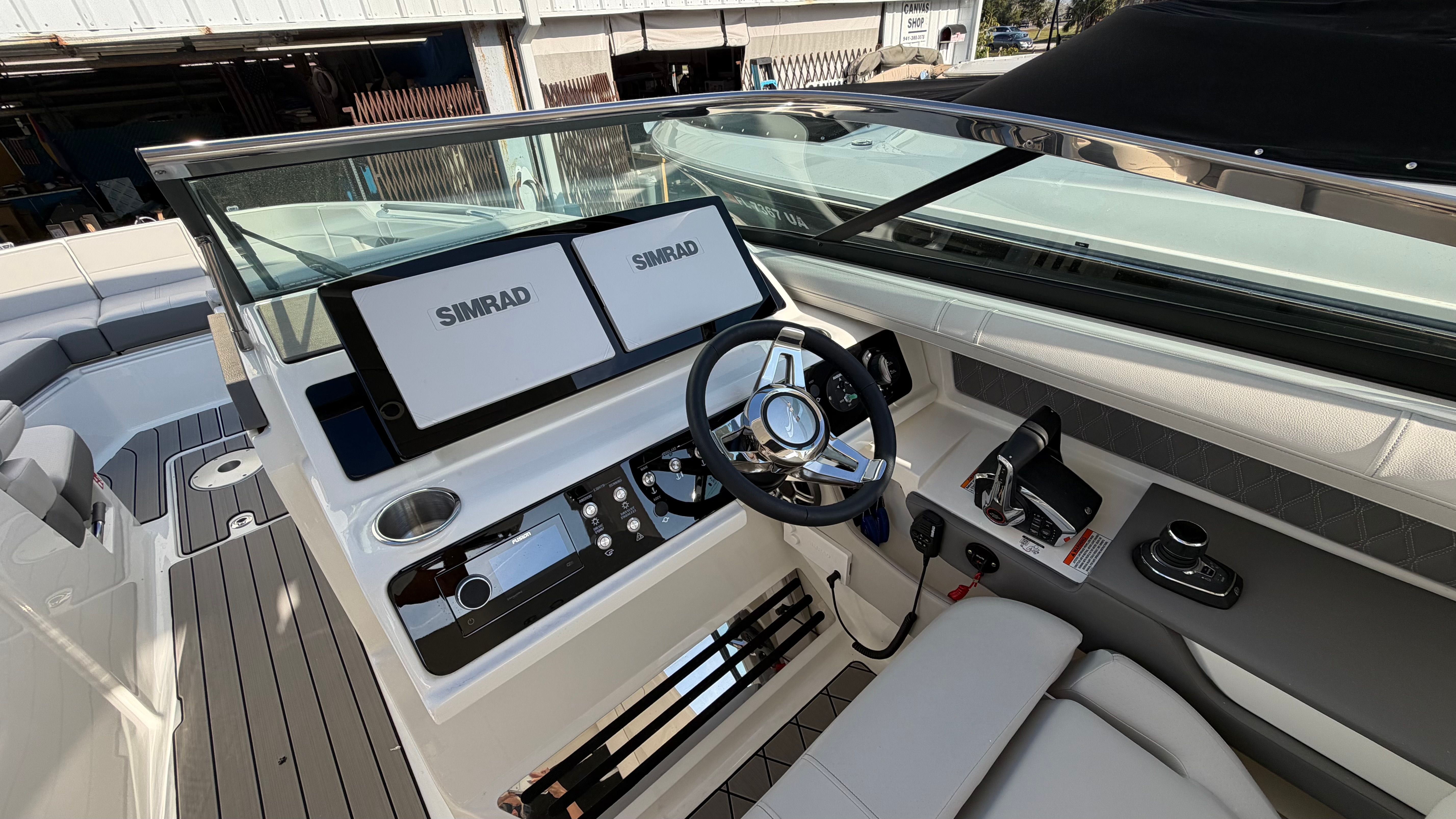 2026 Sea Ray SLX 310 Outboard Image Thumbnail #15