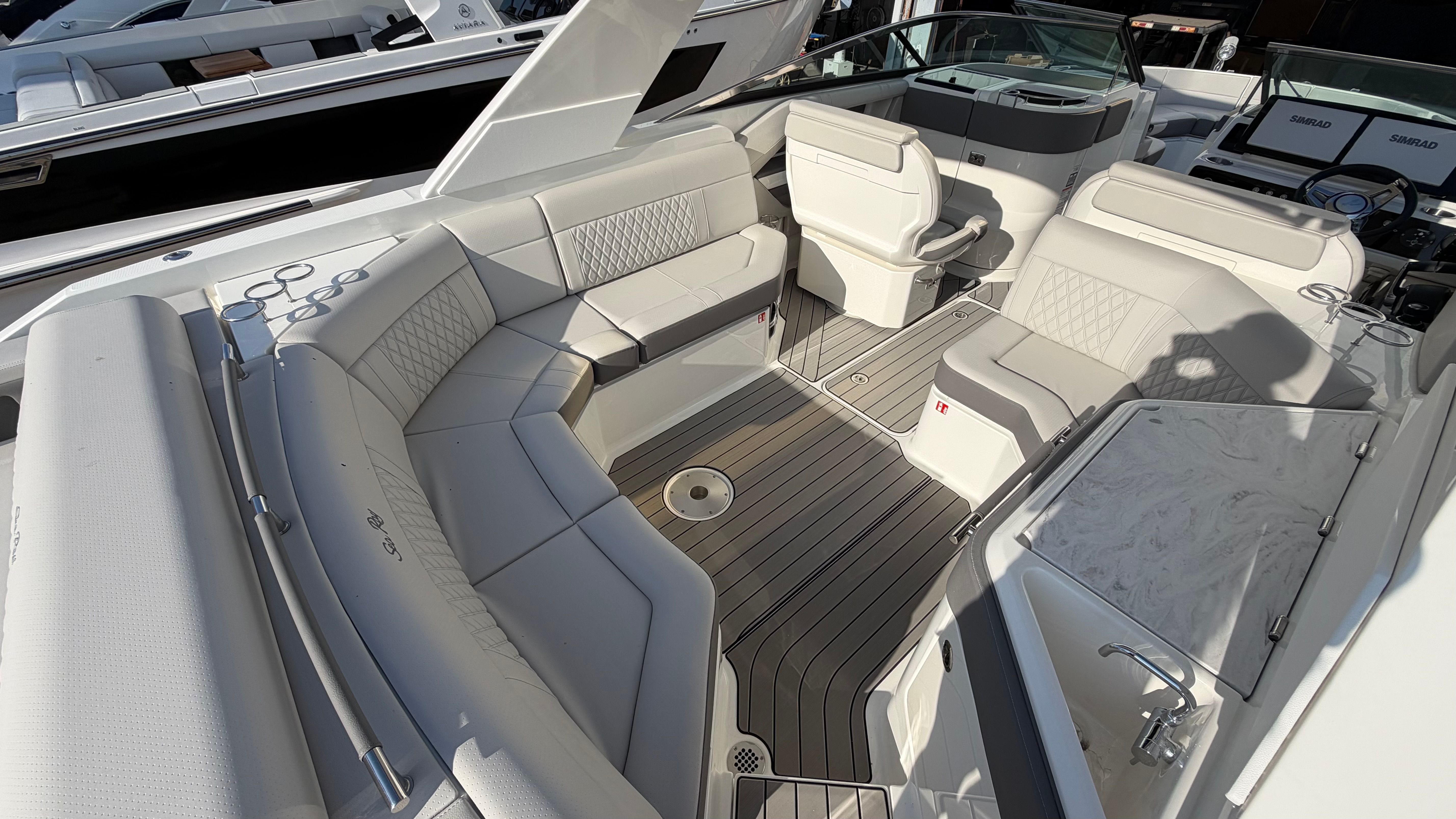 2026 Sea Ray SLX 310 Outboard Image Thumbnail #6