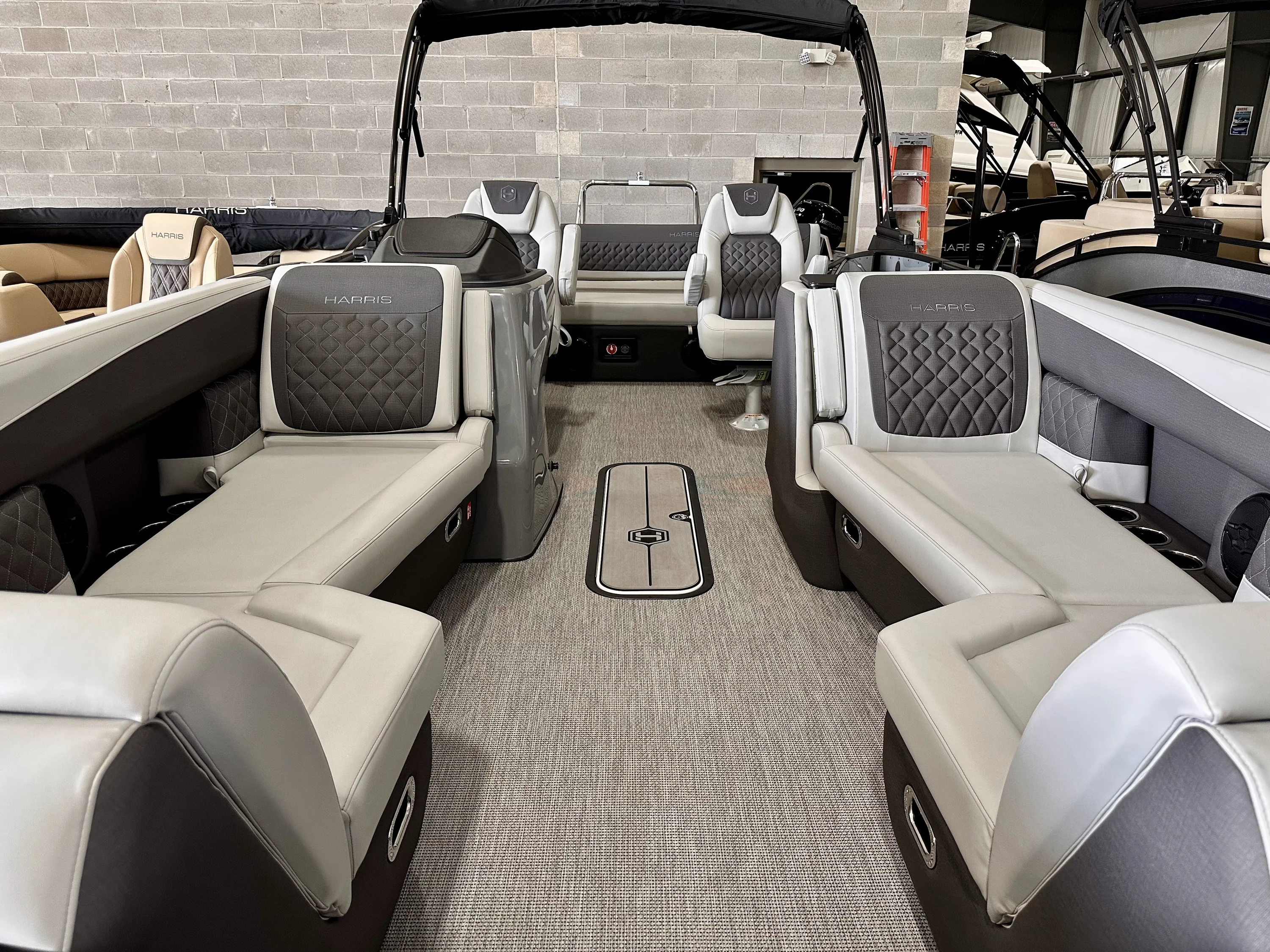 2026 Harris SUNLINER 230 Image Thumbnail #18