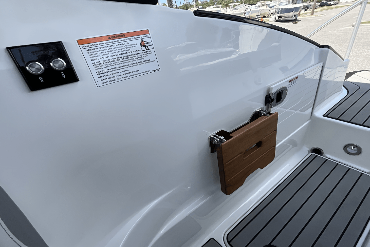 2025 Sea Ray SLX 260 Outboard Image Thumbnail #25