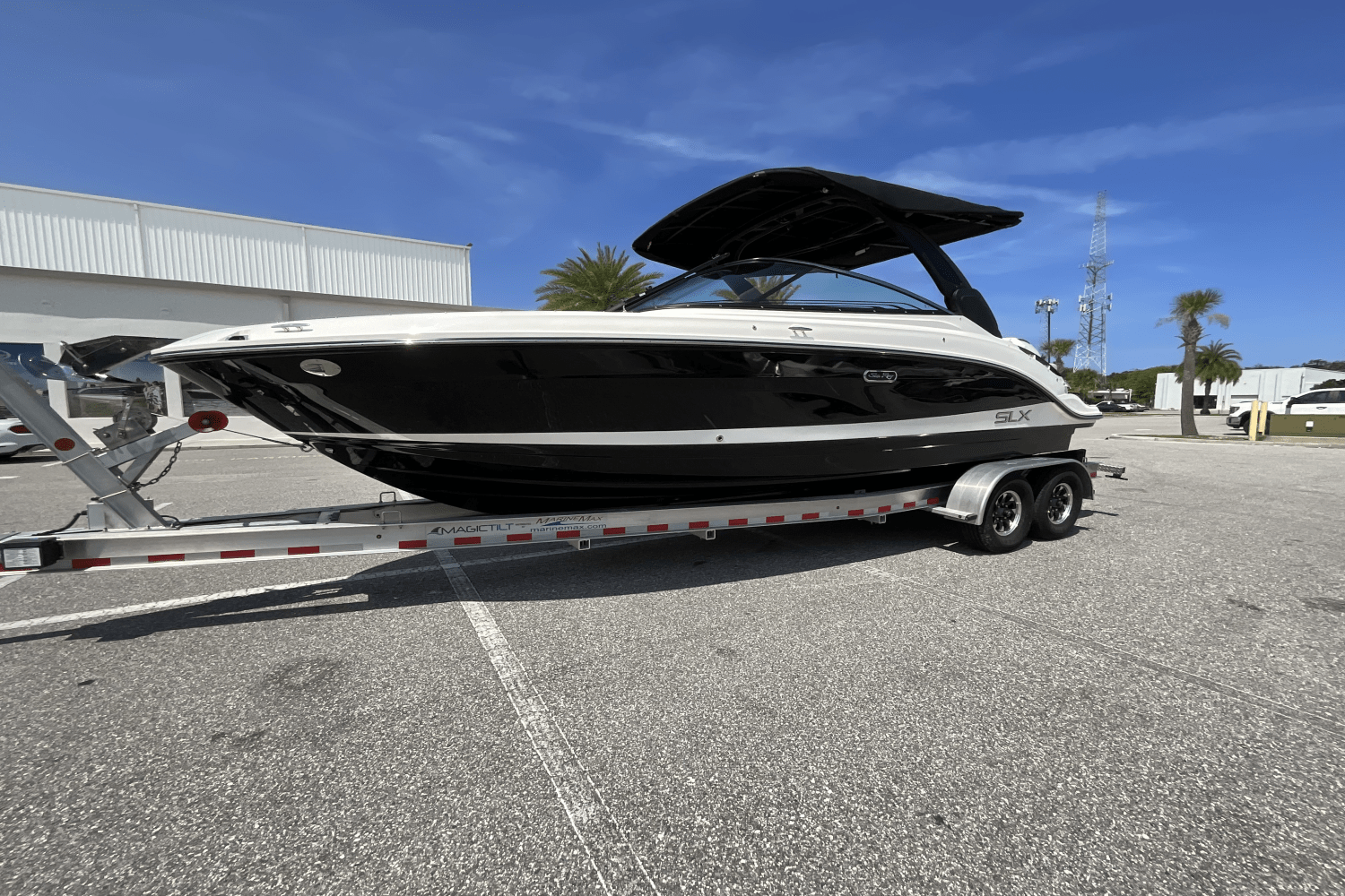2025 Sea Ray SLX 260 Outboard Image Thumbnail #3