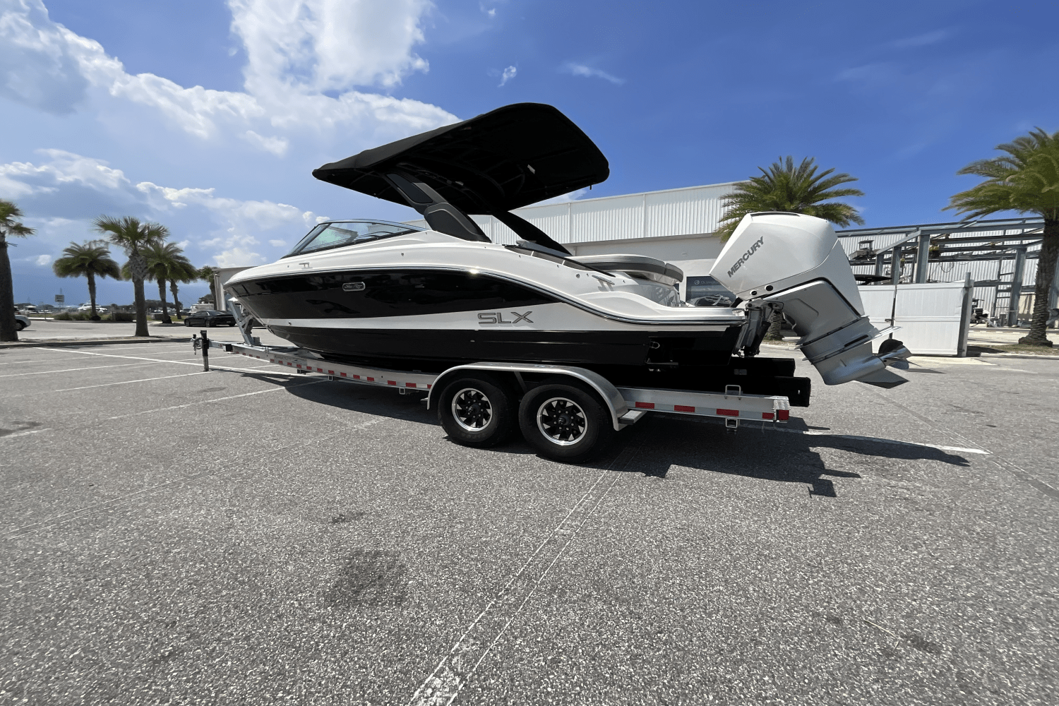 2025 Sea Ray SLX 260 Outboard Image Thumbnail #15