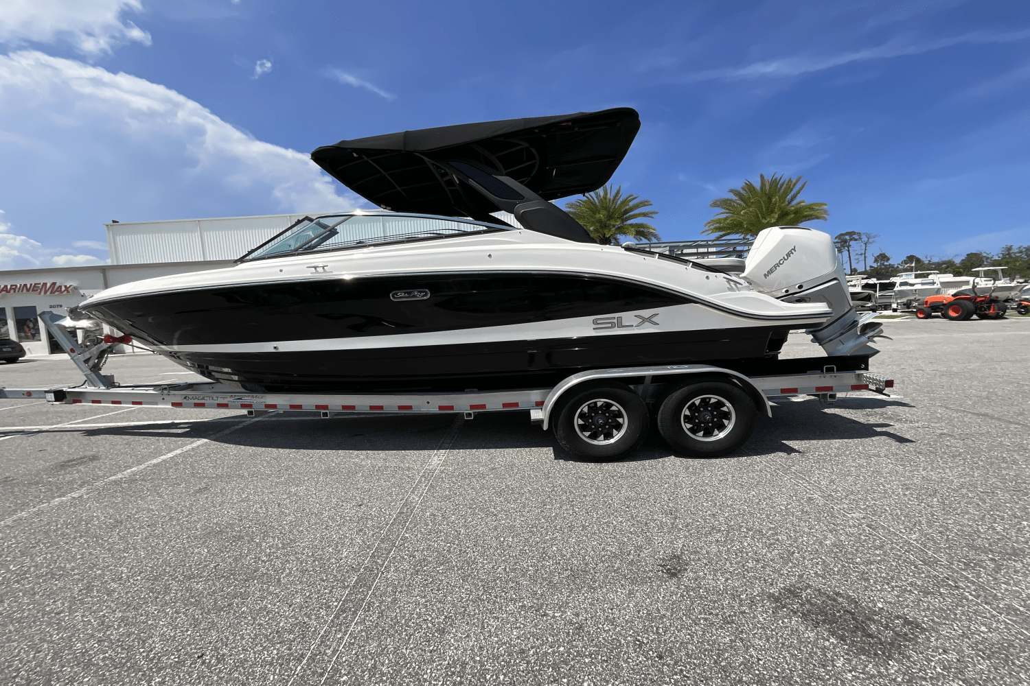 2025 Sea Ray SLX 260 Outboard Image Thumbnail #4