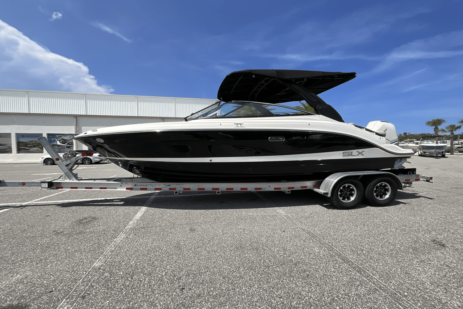 2025 Sea Ray SLX 260 Outboard Image Thumbnail #14
