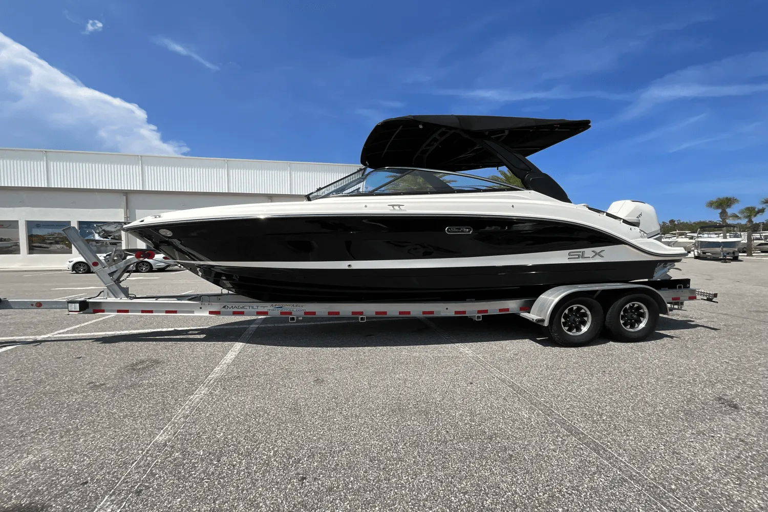 2025 Sea Ray SLX 260 Outboard Image Thumbnail #14