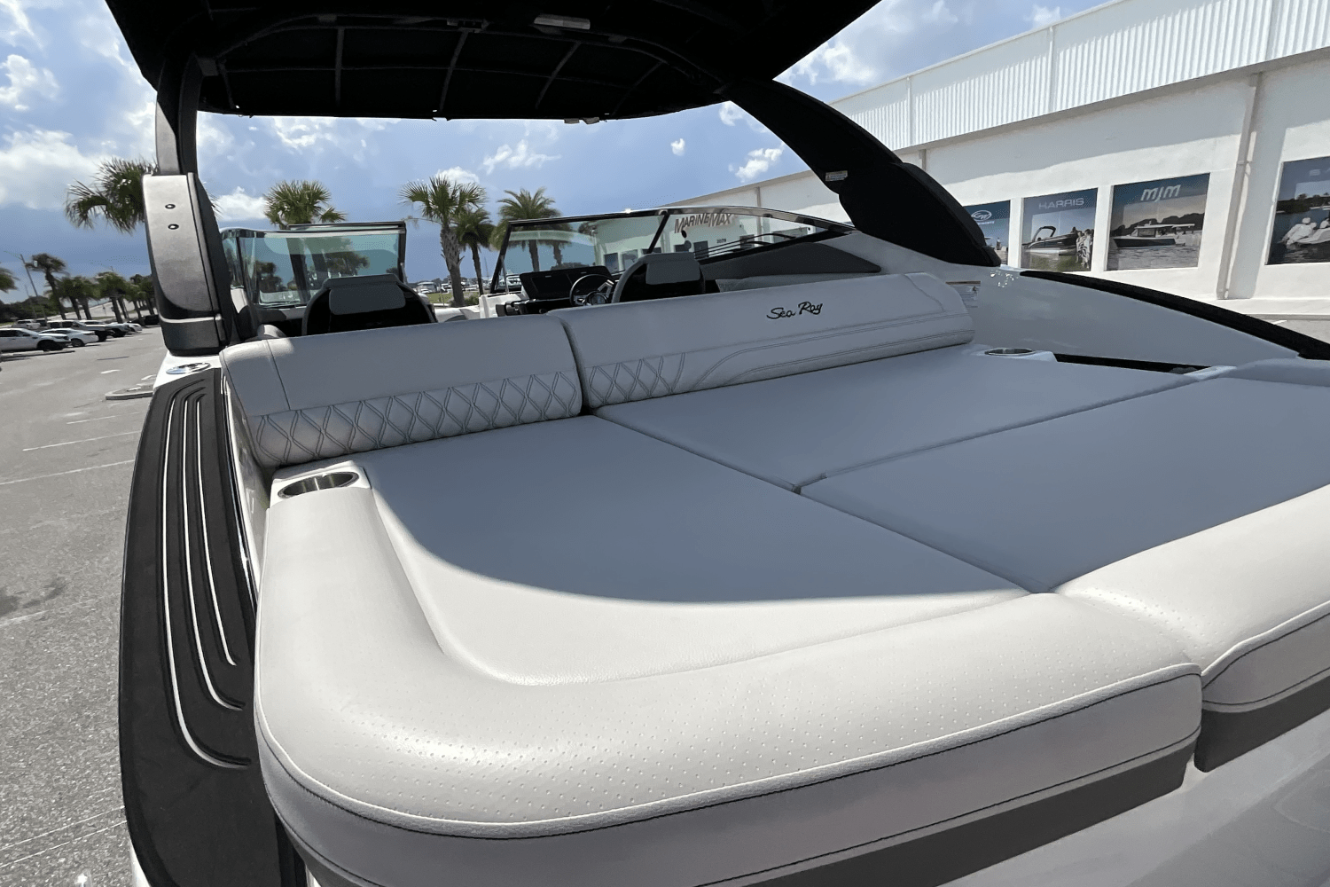 2025 Sea Ray SLX 260 Outboard Image Thumbnail #24