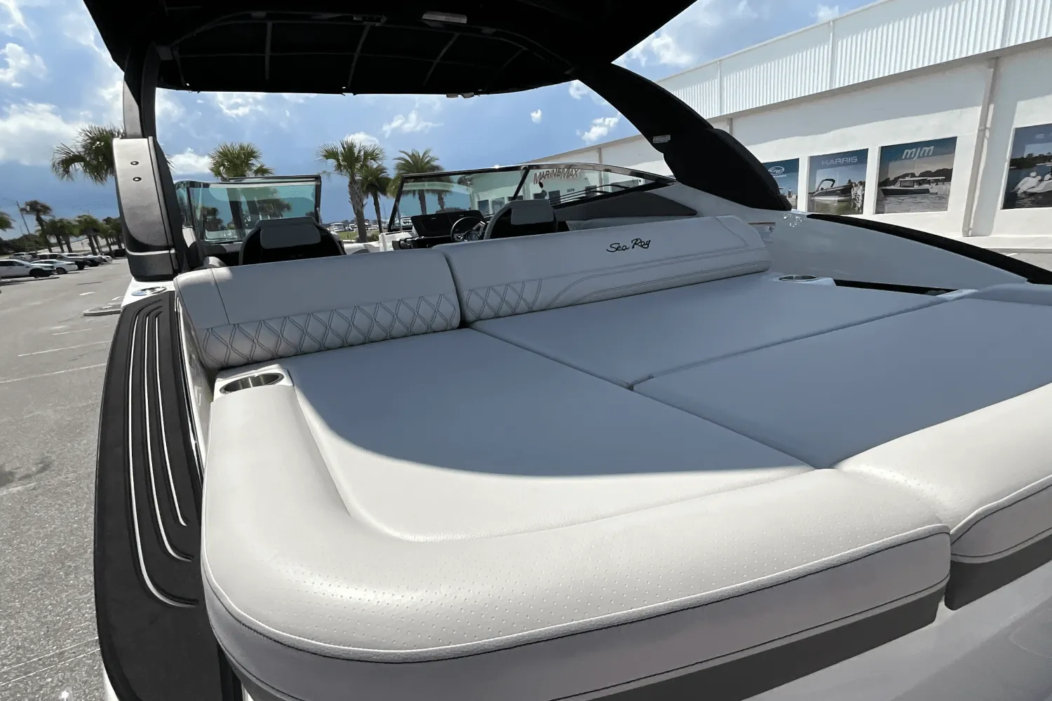2025 Sea Ray SLX 260 Outboard Image Thumbnail #24