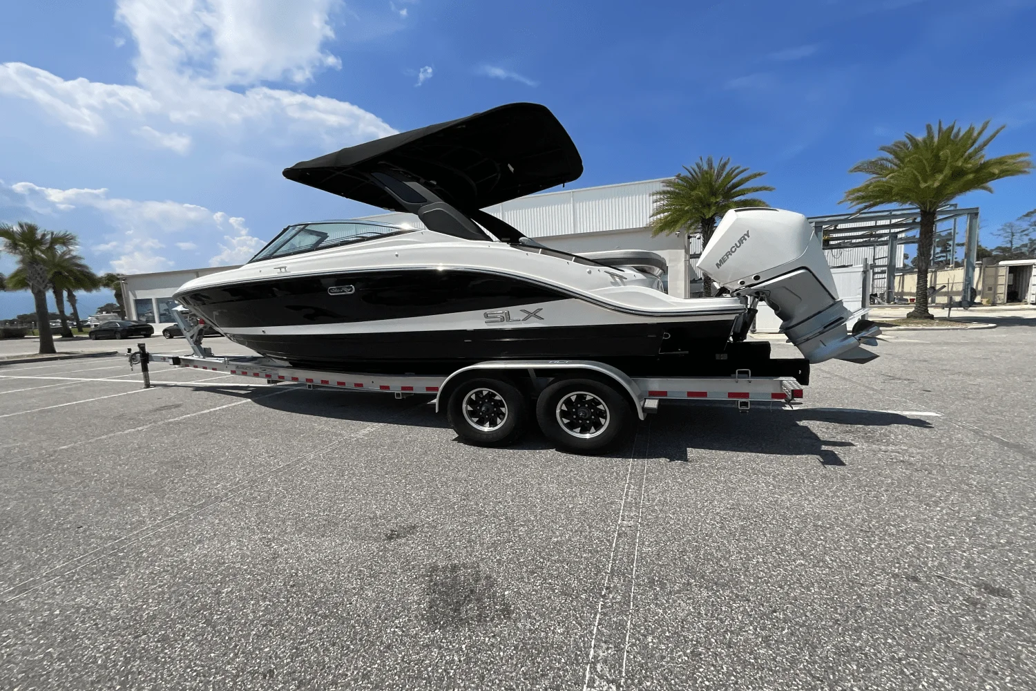 2025 Sea Ray SLX 260 Outboard Image Thumbnail #1