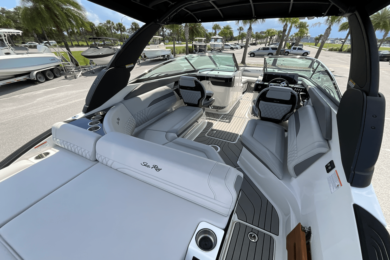 2025 Sea Ray SLX 260 Outboard Image Thumbnail #39