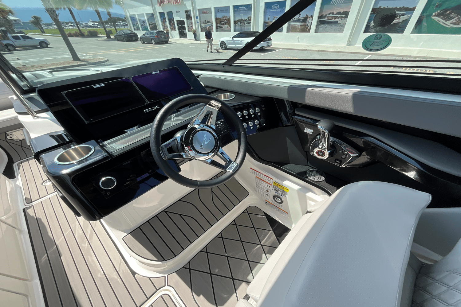 2025 Sea Ray SLX 260 Outboard Image Thumbnail #20