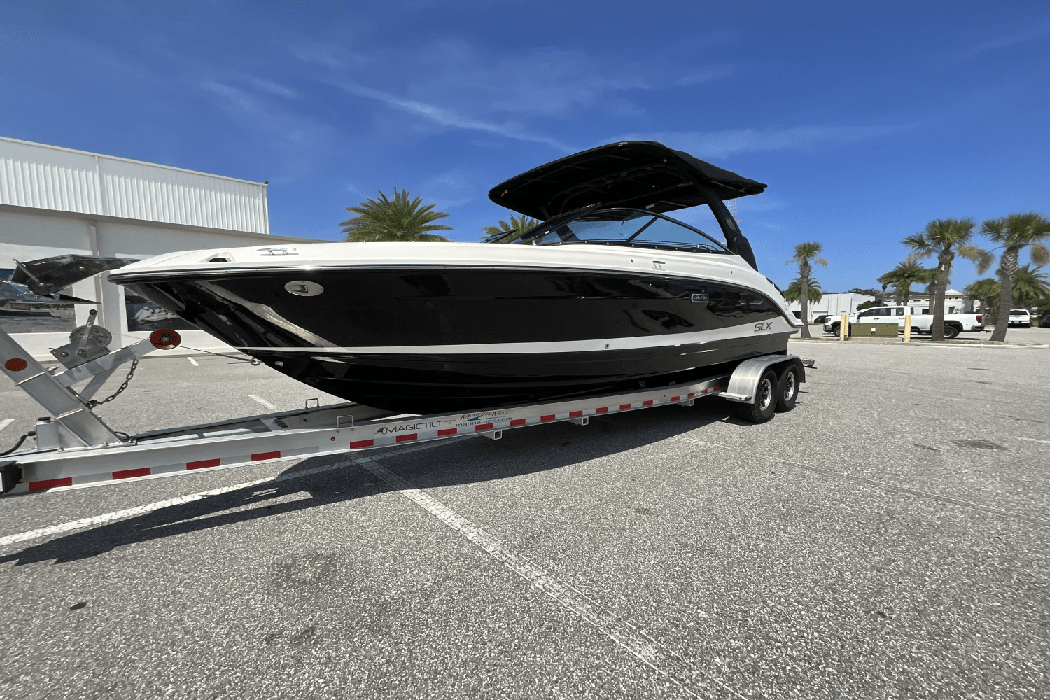 2025 Sea Ray SLX 260 Outboard Image Thumbnail #16