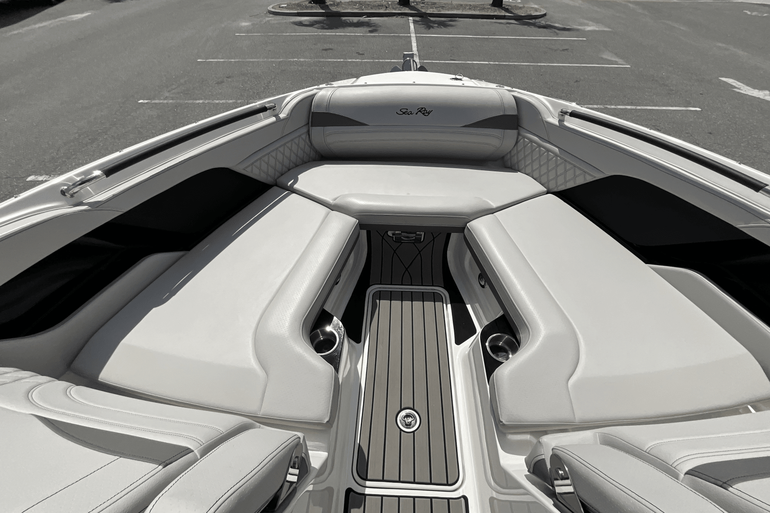 2025 Sea Ray SLX 260 Outboard Image Thumbnail #22