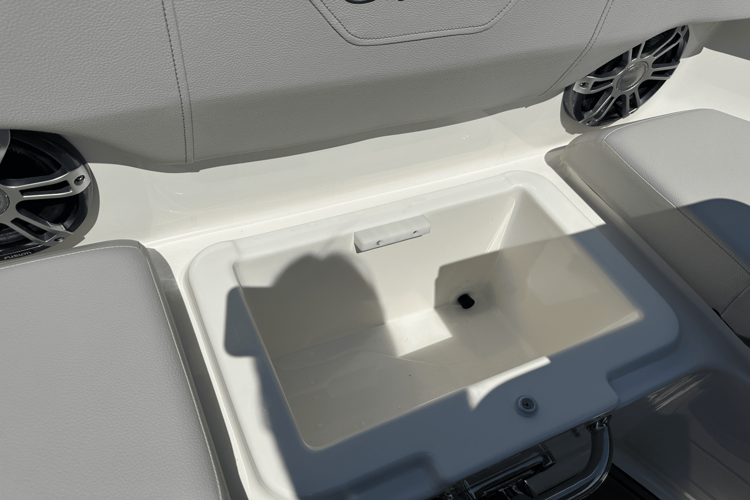 2026 Sea Ray SDX 230 Surf Image Thumbnail #32