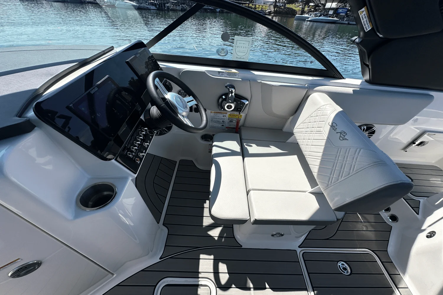 2026 Sea Ray SDX 230 Surf Image Thumbnail #22