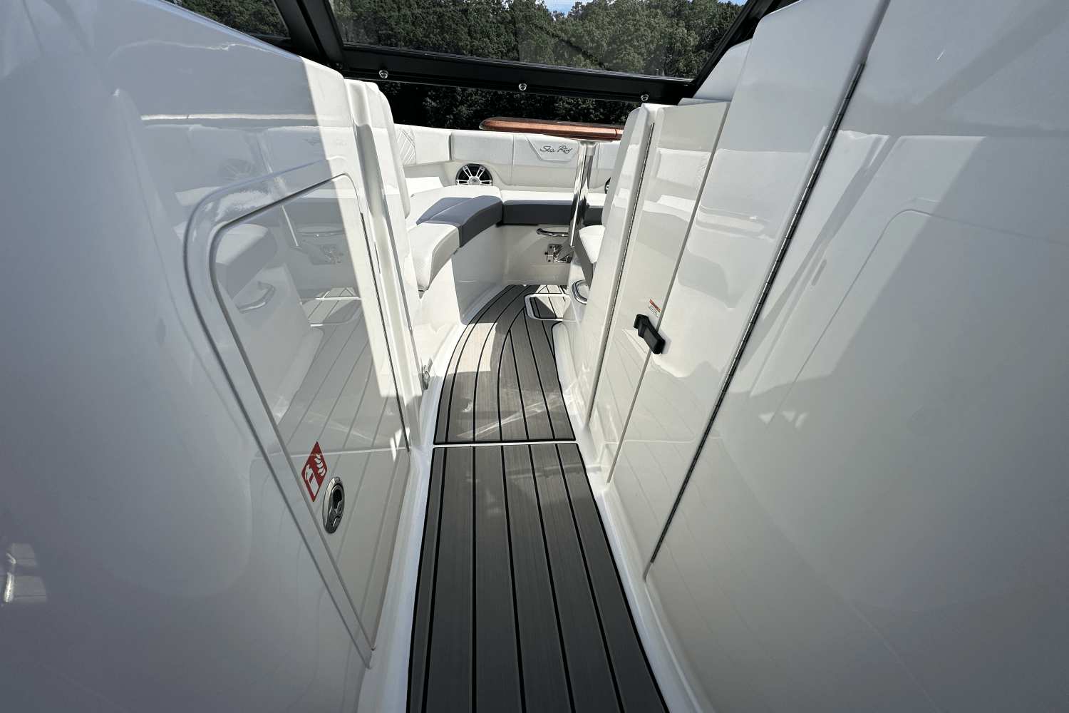 2026 Sea Ray SDX 230 Surf Image Thumbnail #19
