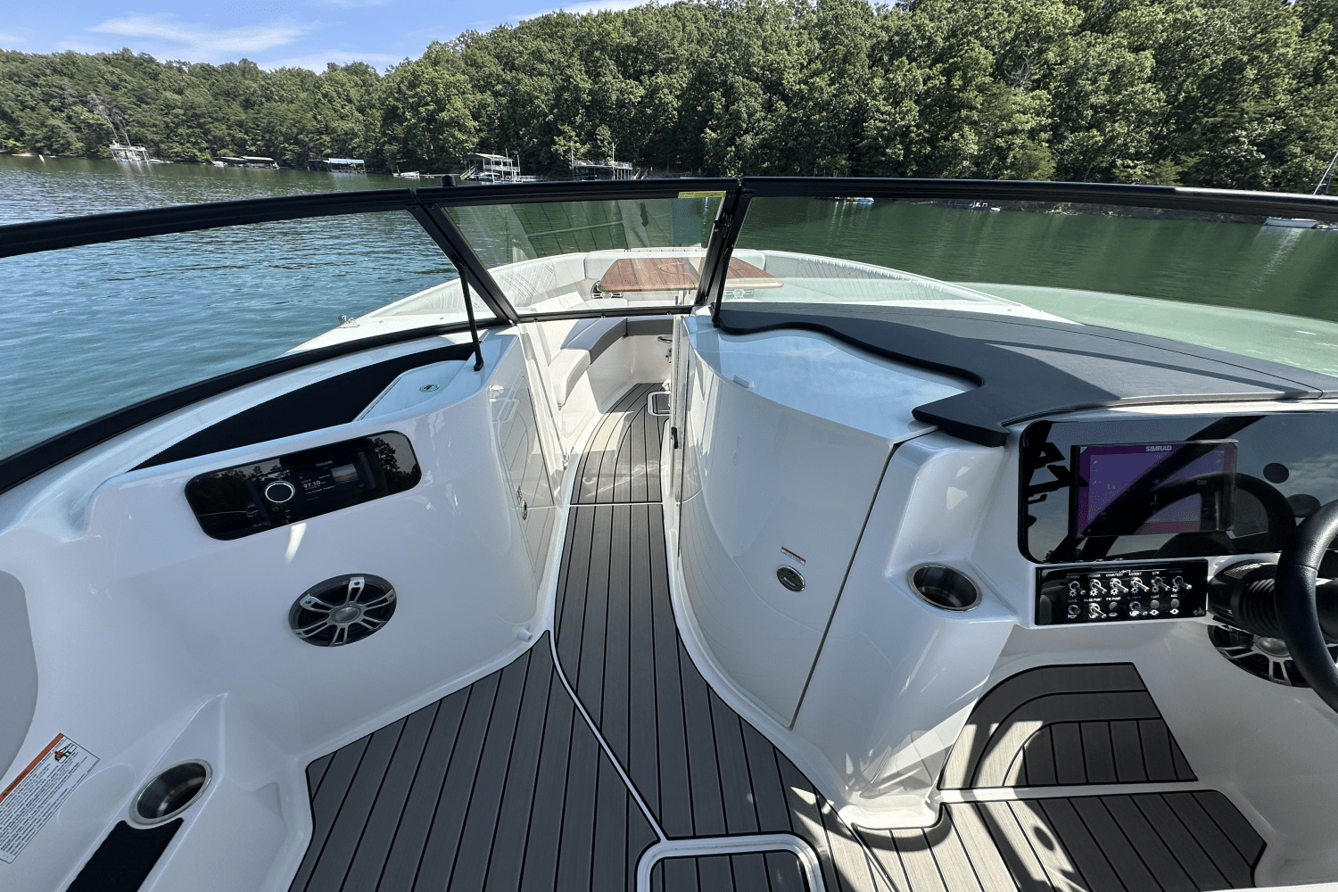 2026 Sea Ray SDX 230 Surf Image Thumbnail #17