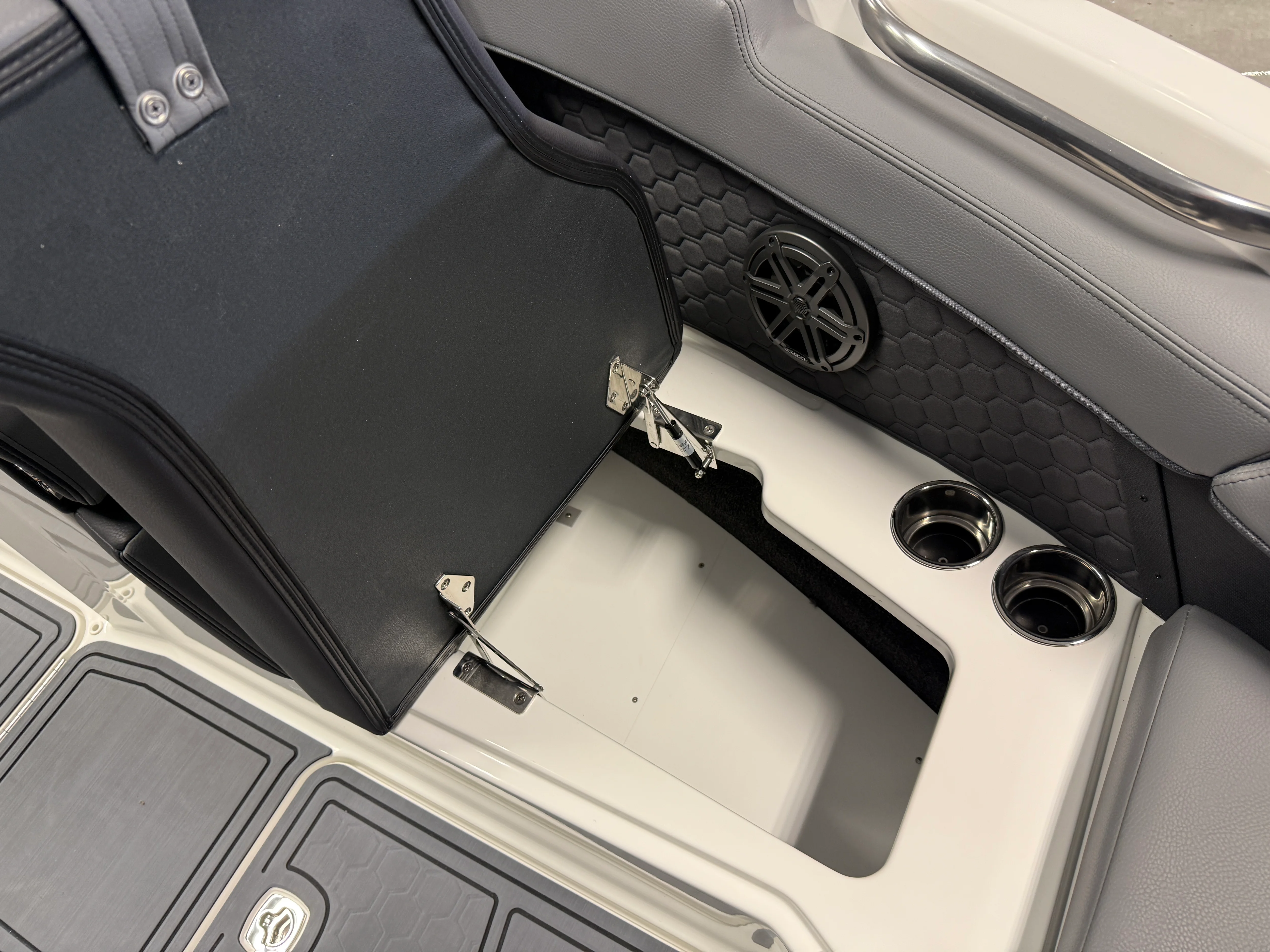 2026 Cobalt R6 SURF Image Thumbnail #91