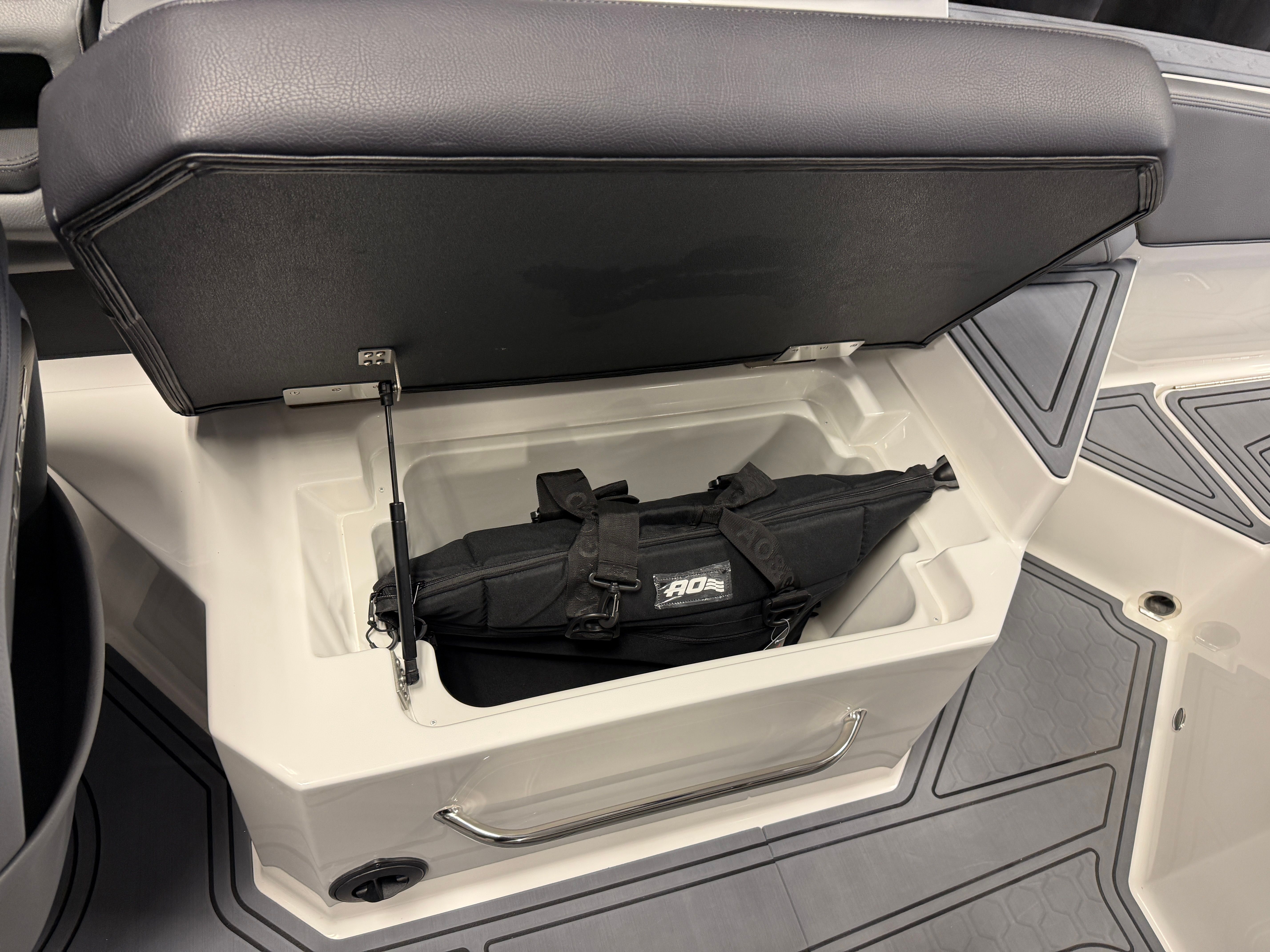 2026 Cobalt R6 SURF Image Thumbnail #33