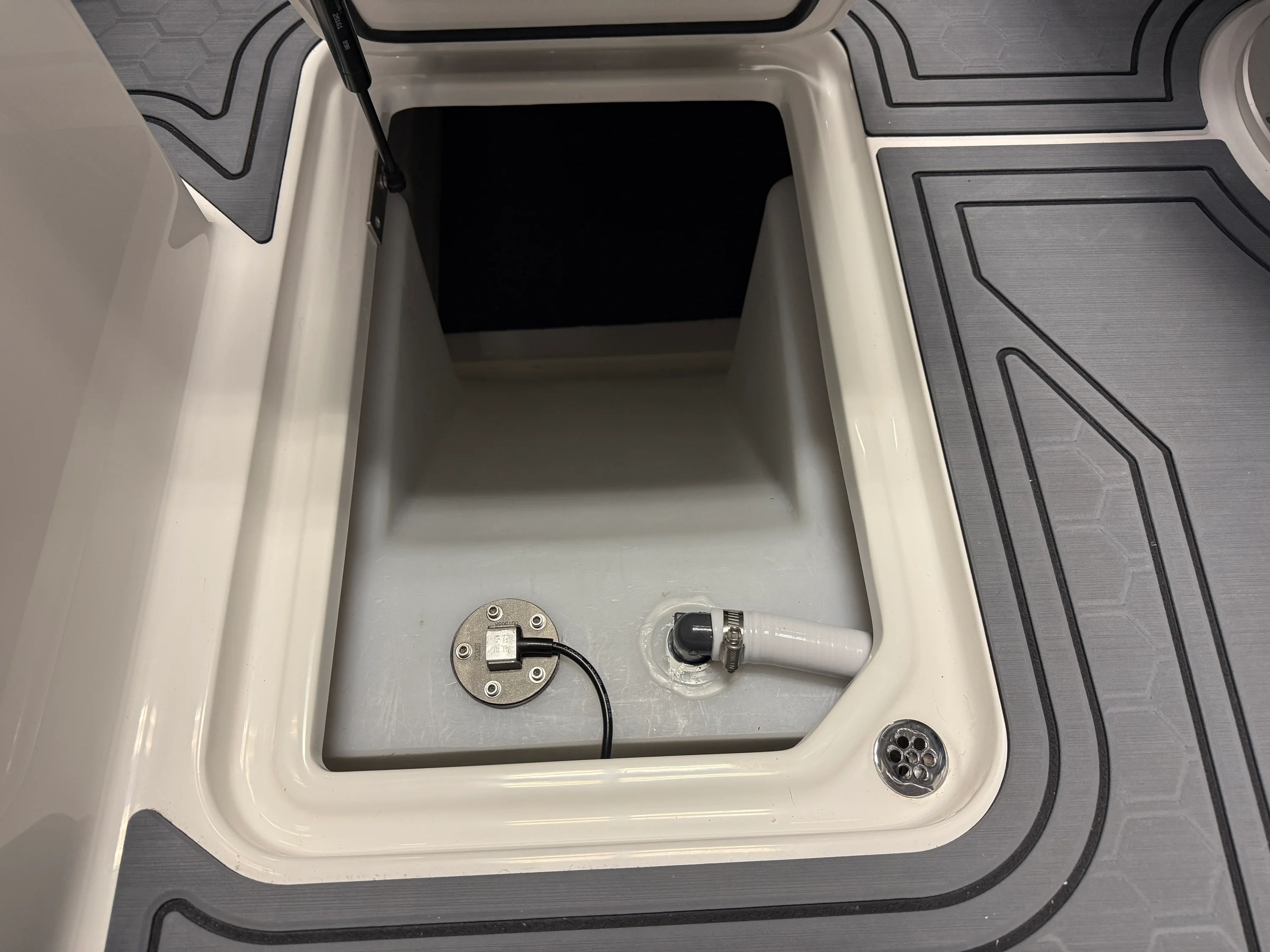 2026 Cobalt R6 SURF Image Thumbnail #39