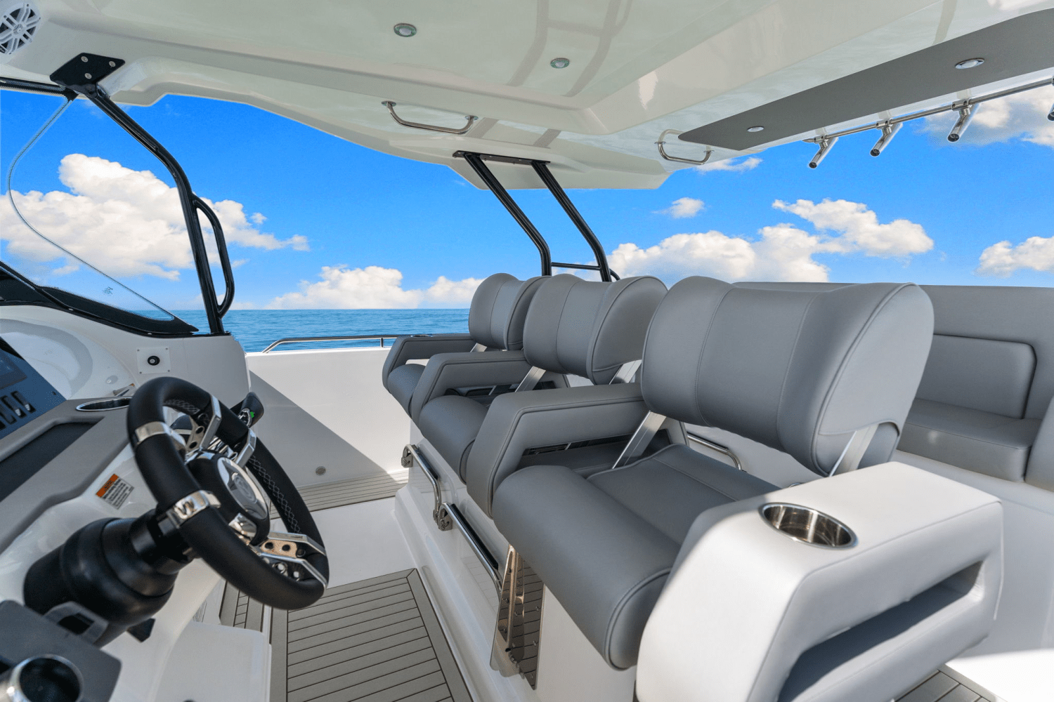 2026 Cruisers Yachts 38 VTR Image Thumbnail #28