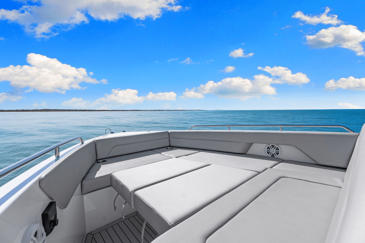 2026 Cruisers Yachts 38 VTR Image Thumbnail #18