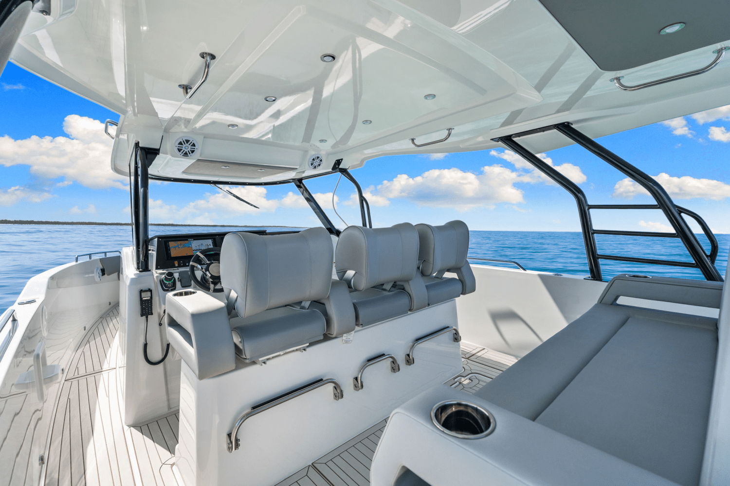 2026 Cruisers Yachts 38 VTR Image Thumbnail #36
