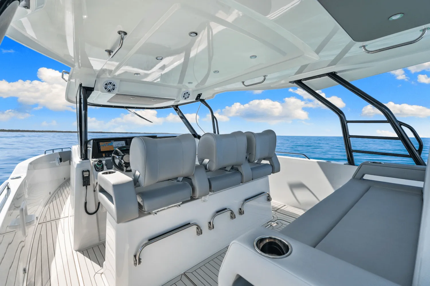 2026 Cruisers Yachts 38 VTR Image Thumbnail #36