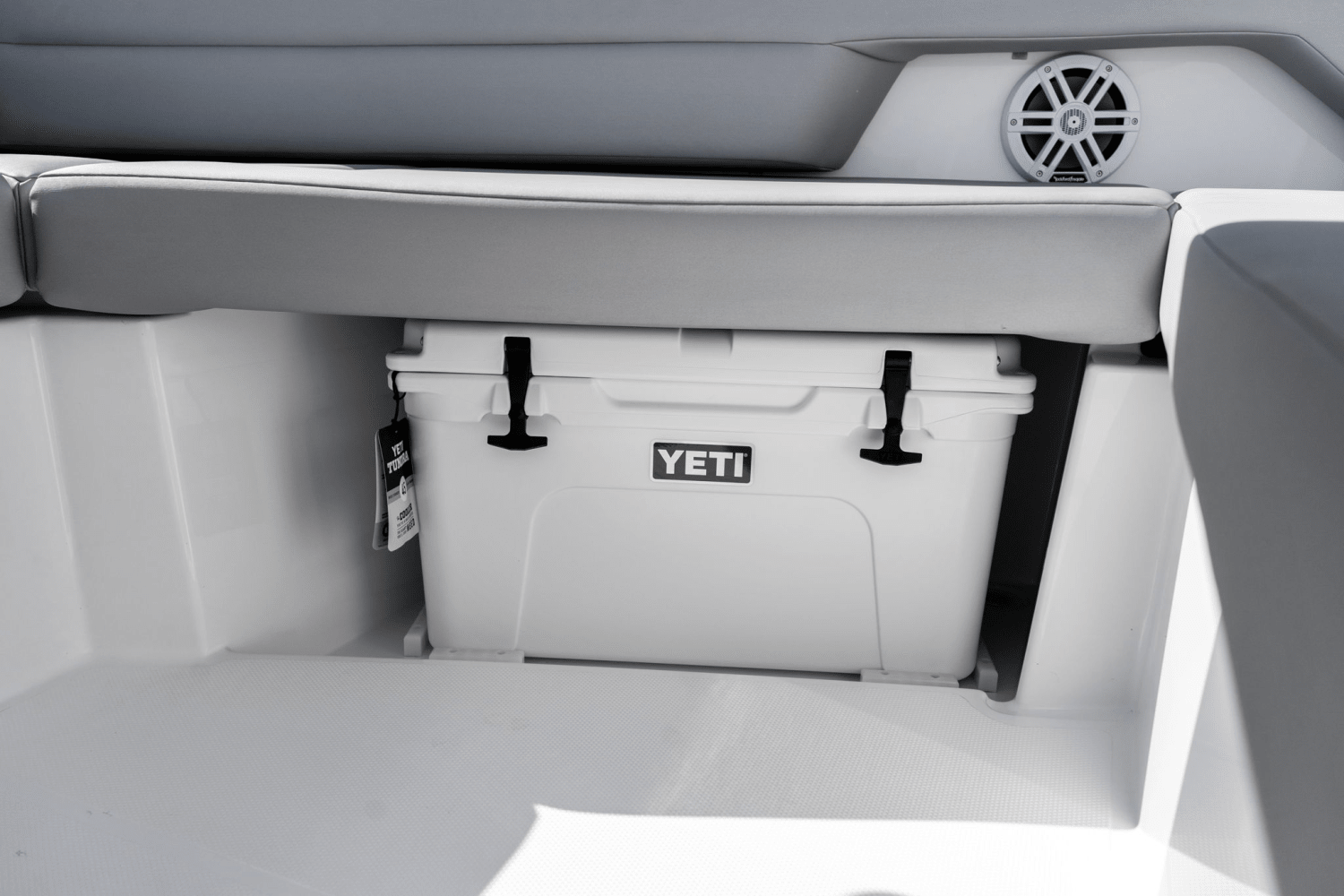 2026 Cruisers Yachts 38 VTR Image Thumbnail #46