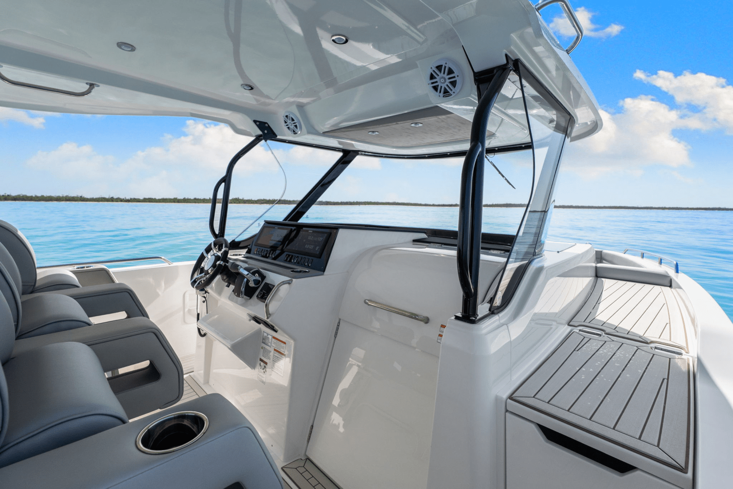 2026 Cruisers Yachts 38 VTR Image Thumbnail #30