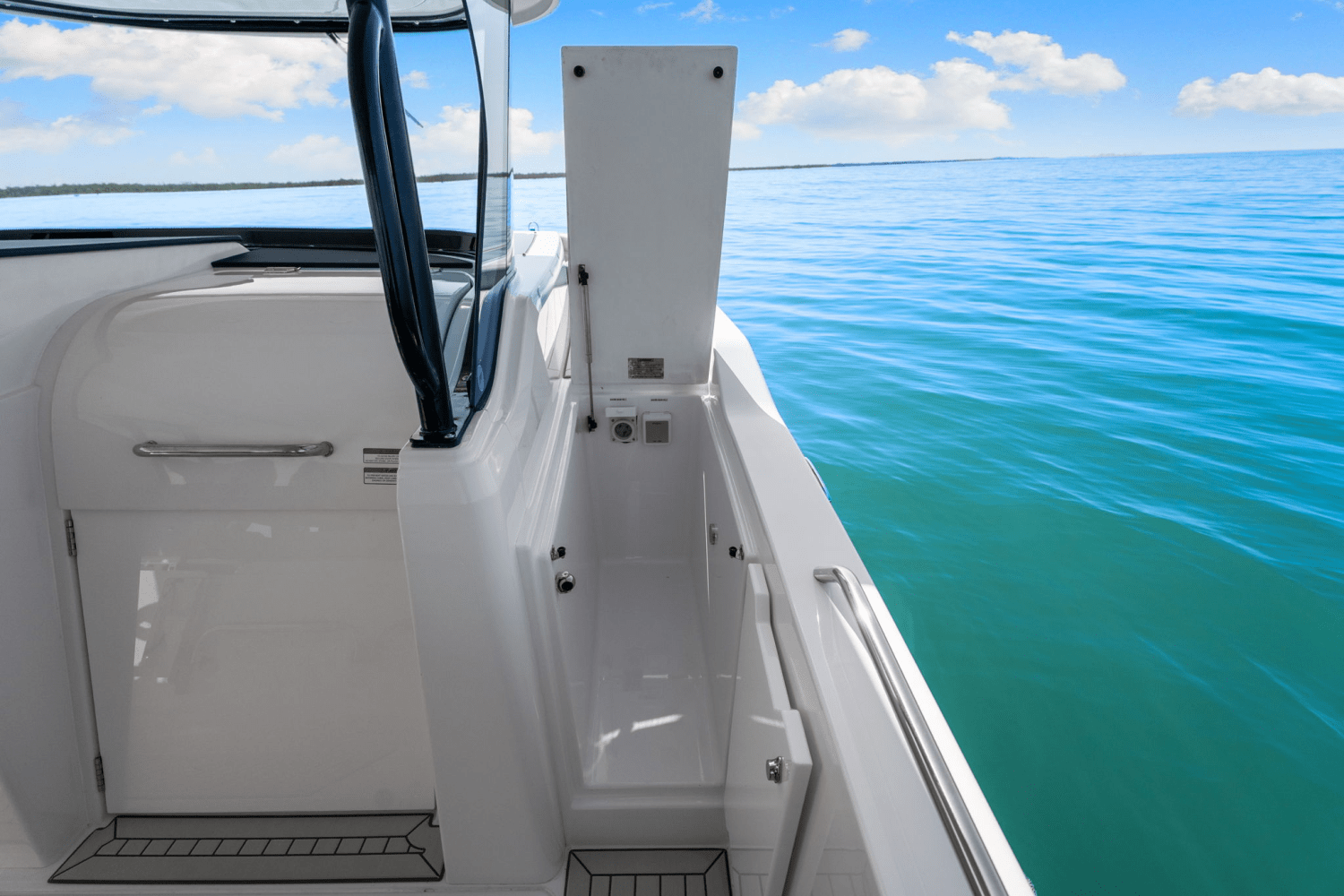 2026 Cruisers Yachts 38 VTR Image Thumbnail #35