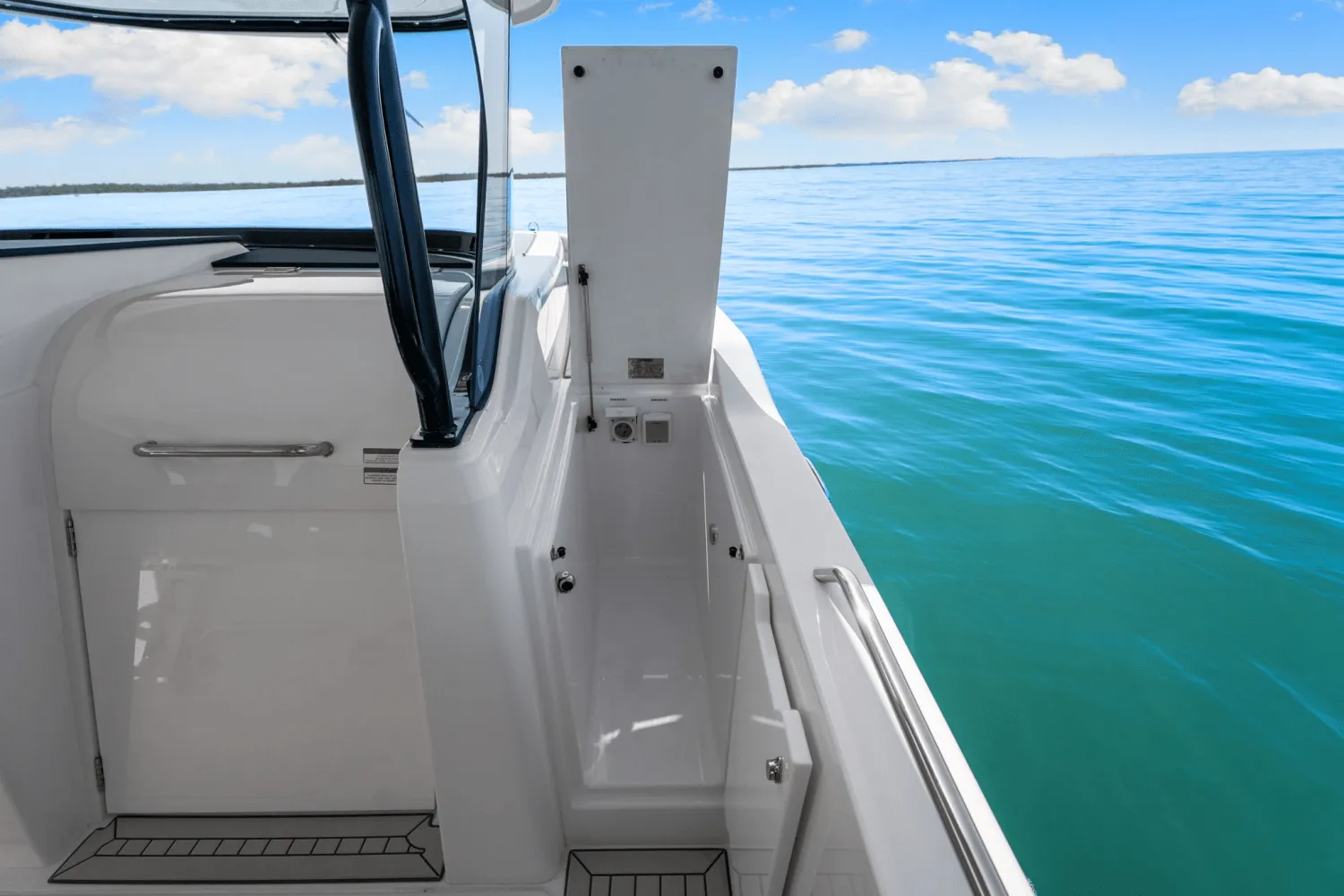 2026 Cruisers Yachts 38 VTR Image Thumbnail #35