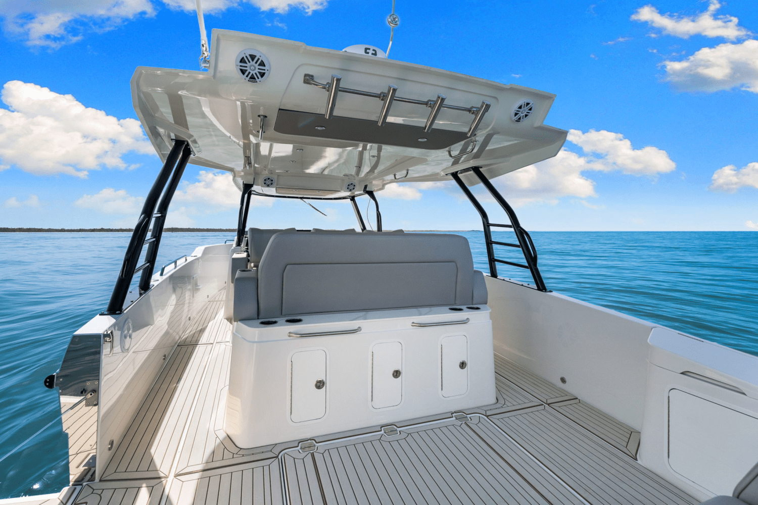 2026 Cruisers Yachts 38 VTR Image Thumbnail #38