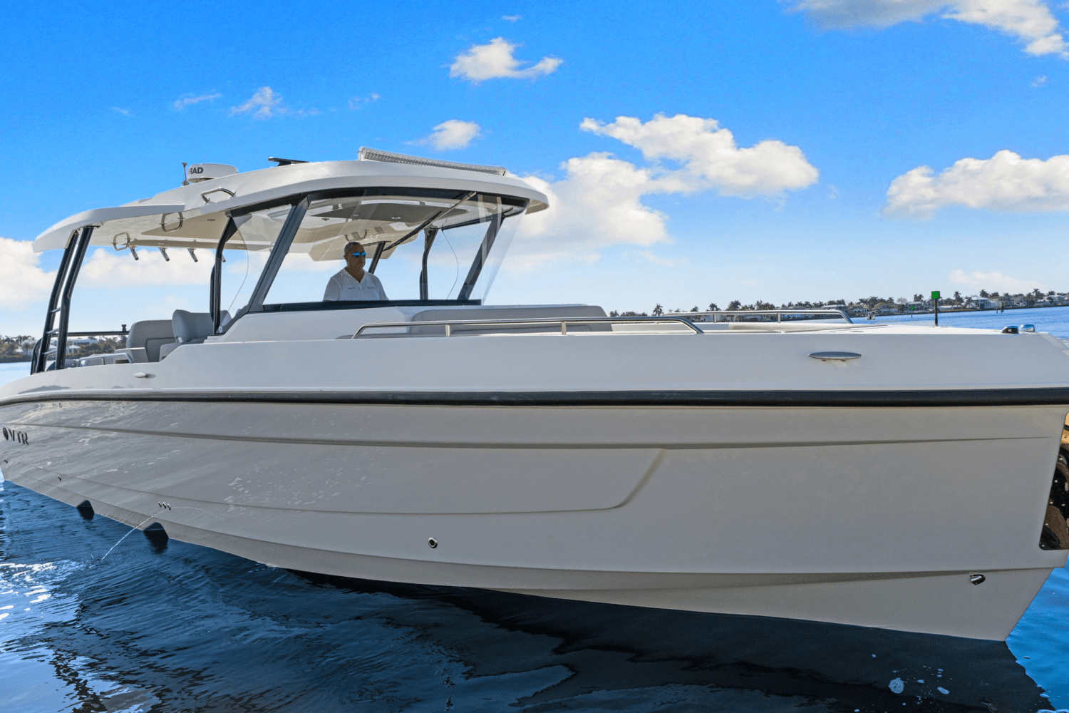 2026 Cruisers Yachts 38 VTR Image Thumbnail #9