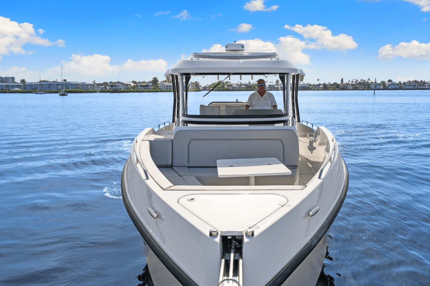 2026 Cruisers Yachts 38 VTR Image Thumbnail #6